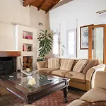 Apartamento Moraiti House