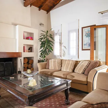 Apartment Moraiti House